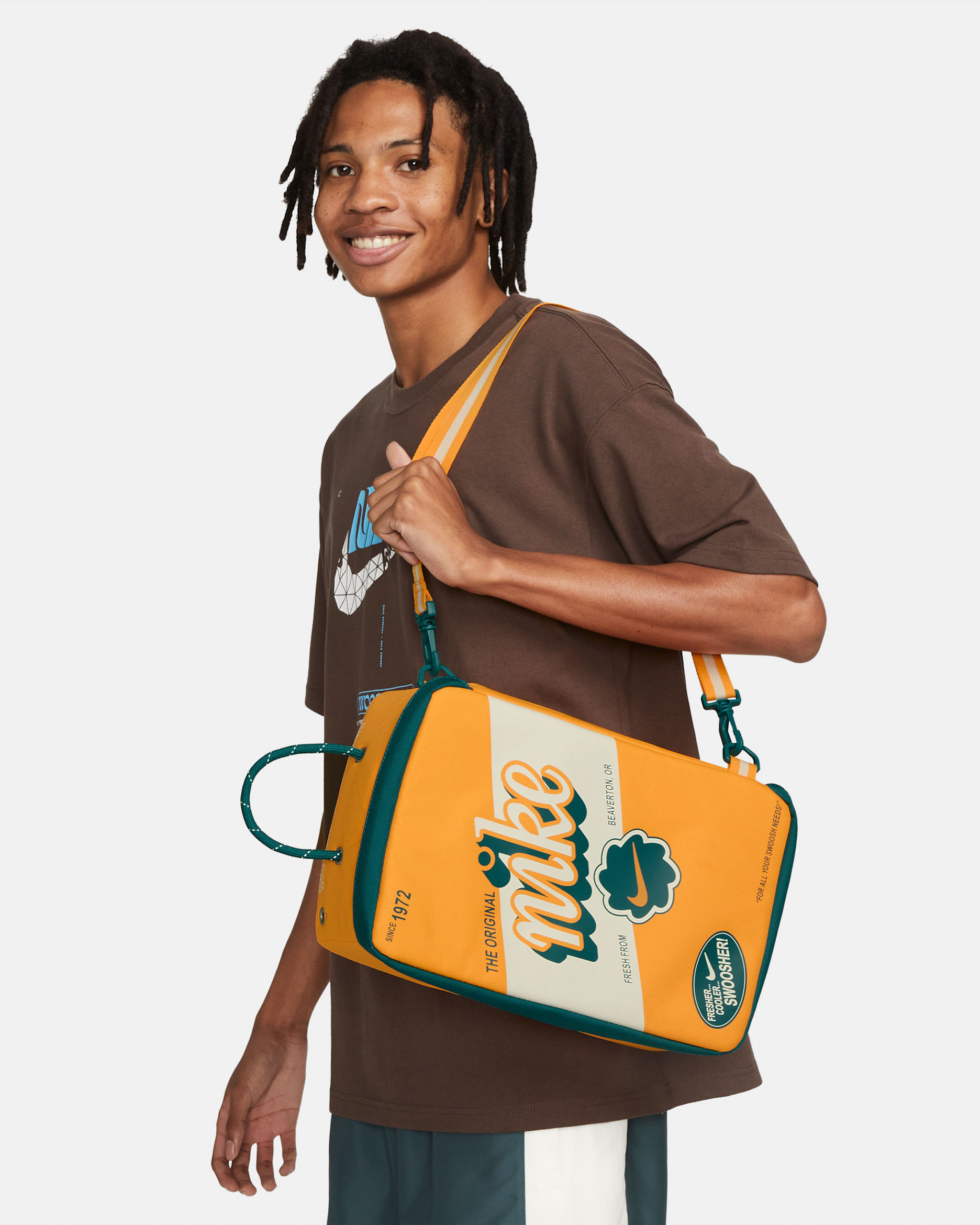 【NIKE】シューズバッグ 折り畳み式　Vintage BOXデザイン Amazon.com | Nike Shoe Box Bag Vintage (VINTAGE BLACK/RED/BROWN